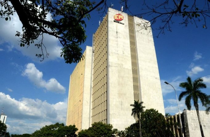 Emcali está iluminando las arcas de los empresarios privados emcali-esta-iluminando-las-arcas-de-los-empresarios-privados-01