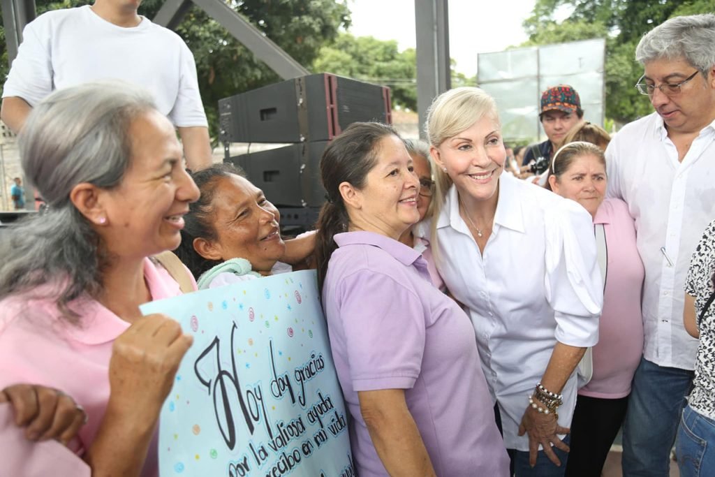 gobernacion-del-valle-llego-a-la-comuna-18-de-cali-03