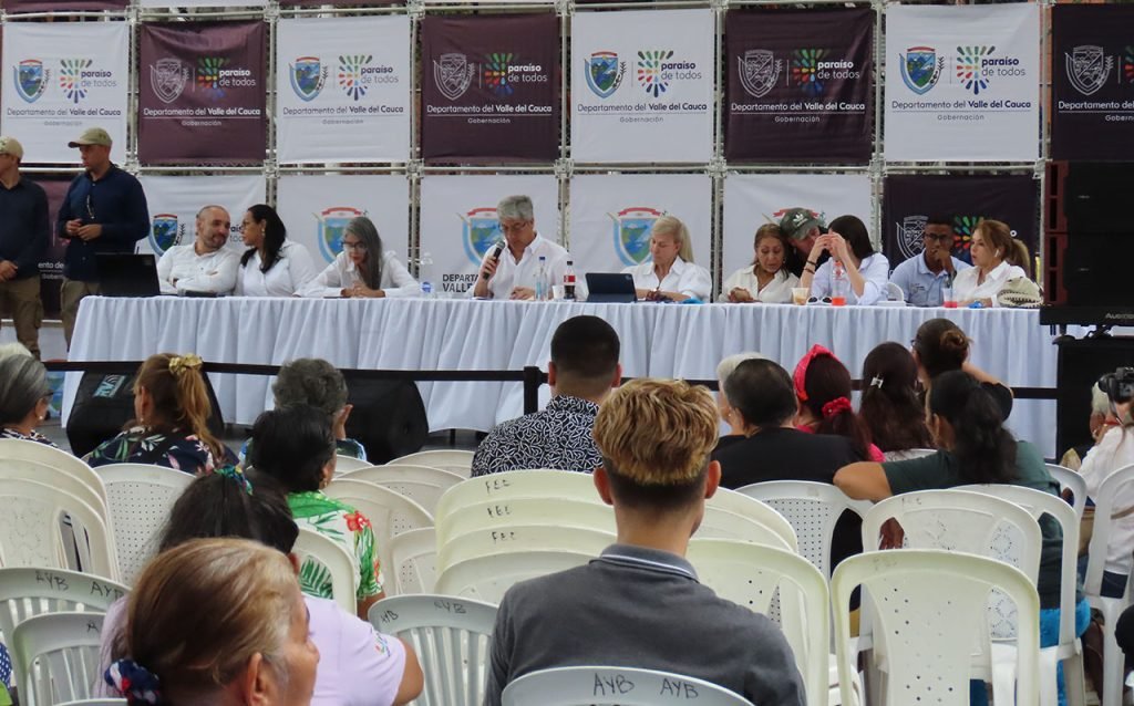 gobernacion-del-valle-llego-a-la-comuna-18-de-cali-05