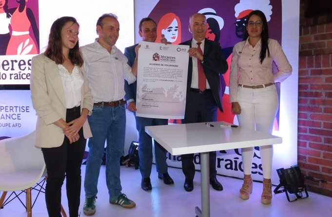 ‘MUJERES ECHANDO RAÍCES’ apoyará acceso a vivienda digna en alquiler y autonomía económica en comuna 15 de Cali mujeres-echando-raices-apoyara-acceso-a-vivienda-digna-en-alquiler-y-autonomia-economica-en-comuna-15-de-cali-01