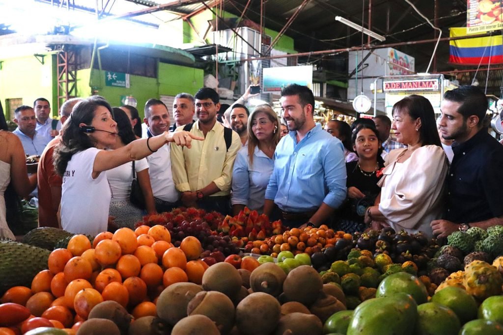 la-ruta-de-colores-y-sabores-recibio-a-los-diputados-del-valle-01