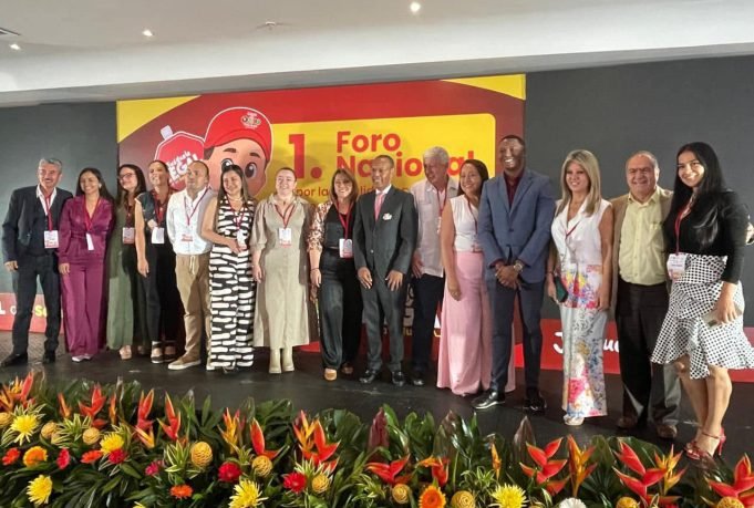 Lotería del Cauca participó del Primer Foro por la Legalidad de Juegos de Apuesta y Azar loteria-del-cauca-participo-del-primer-foro-por-la-legalidad-de-juegos-de-apuesta-y-azar-02