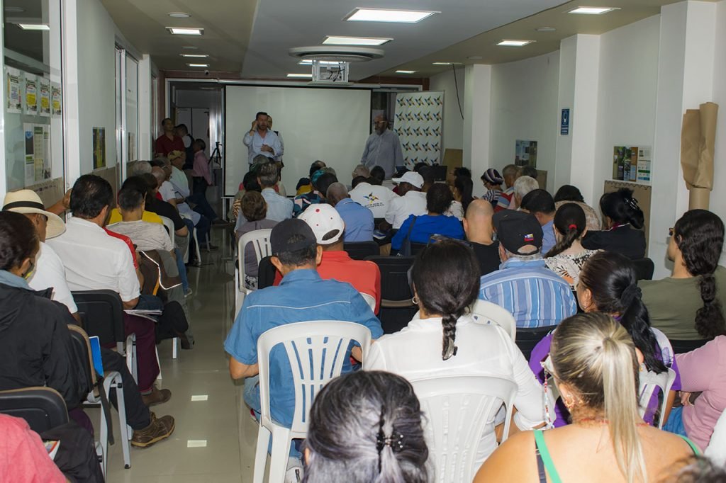 la-fundacion-use-adelanta-las-escuelas-de-formacion-de-usuarios-de-servicios-y-cuidados-con-el-medio-ambiente-05