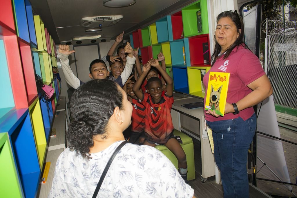 jornada-de-literatura-infantil-y-recreacion-en-el-parque-obrero-un-exito-para-la-comunidad-05