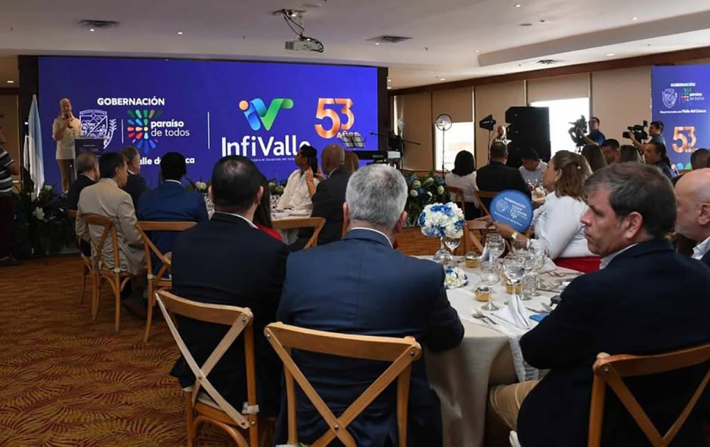 alcaldia-de-pradera-recibio-reconocimiento-por-ser-cliente-premium-con-infivalle-02