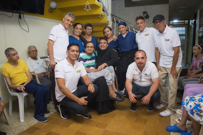 La Fundación Social MI GENTE , celebró la navidad desde el Hogar Geriátrico Casa de San José la-fundacion-social-mi-gente-celebro-la-navidad-desde-el-hogar-geriatrico-casa-de-san-jose-05