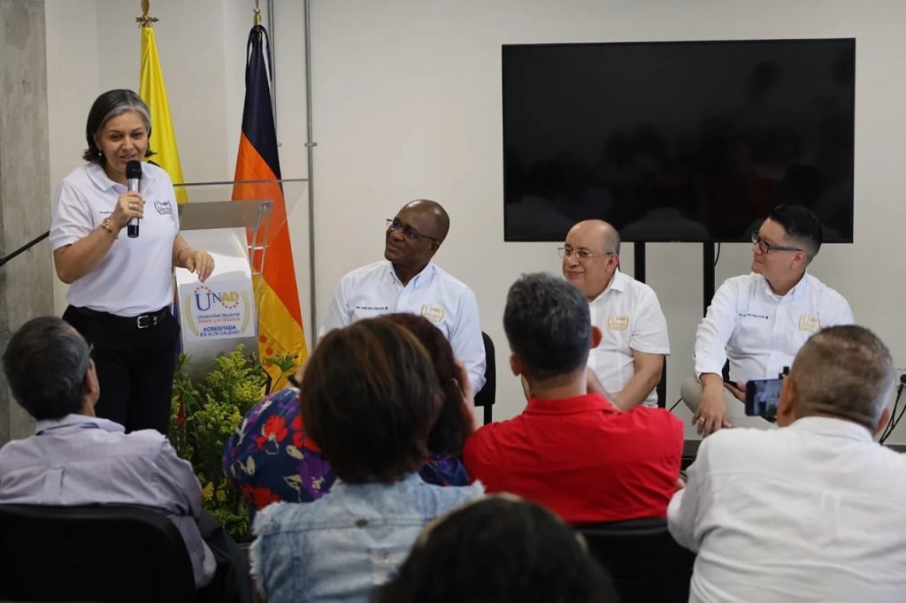 la-unad-inauguro-el-primer-centro-de-innovacion-y-productividad-en-la-ciudad-de-cali-03