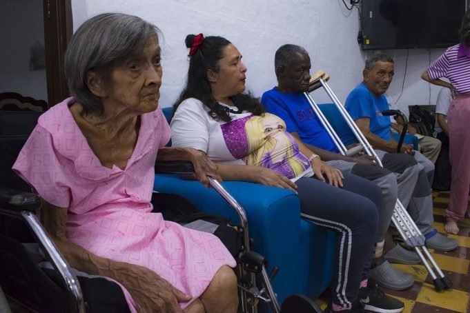 Mas de 80 abuelitos recibieron la noche buena gracias a la fundación social MI GENTE mas-de-80-abuelitos-recibieron-la-noche-buena-gracias-a-la-fundacion-social-migente-01