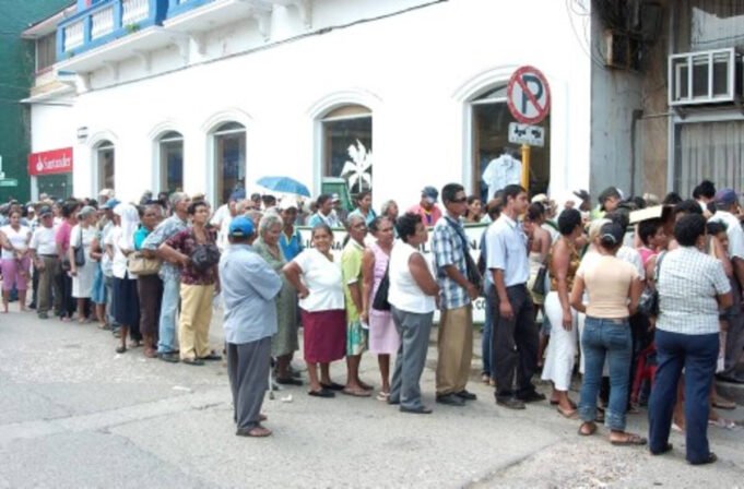 Adultos mayores en Colombia completan mes y medio sin recibir subsidio adultos-mayores-en-colombia-completan-mes-y-medio-sin-recibir-subsidio-01