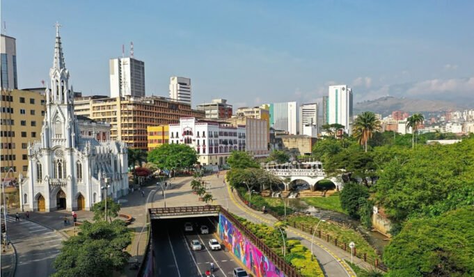 Alcalde de Cali presenta propuesta de Predial Social y 15% de descuento por pronto pago alcalde-de-cali-presenta-propuesta-de-predial-social-y-15%-de-descuento-por-pronto-pago-01