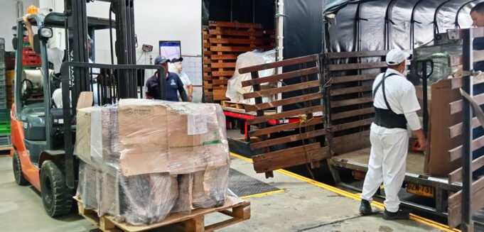 Banco de Alimentos Cali dona 200 computadores a escuelas del litoral pacífico. banco-de-alimentos-cali-dona-200-computadores-a-escuelas-del-litoral-pacifico-01