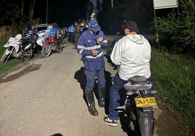 Con operativos, Gobernación del Valle fortalece la seguridad vial en Restrepo con-operativos-gobernacion-del-valle-fortalece-la-seguridad-vial-en-restrepo-02