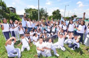 Jornada ambiental liderada por la CVC fue un rotundo éxito. jornada-ambiental-liderada-por-la-cvc-fue-un-rotundo-exito-02