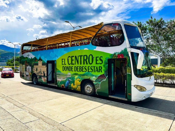 Cali reactiva su bus turístico panorámico con recorridos gratuitos. cali-reactiva-su-bus-turistico-panoramico-con-recorridos-gratuitos-01