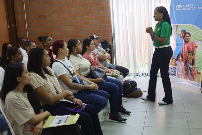 Fundación Social MI GENTE destaca su compromiso comunitario en la Feria «Rumbo a mi Empleo» en la Comuna 18 de Cali. fundacion-social-mi-gente-destaca-su-compromiso-comunitario-en-la-feria-rumbo-a-mi-empleo-en-la-comuna-18-de-cali-01
