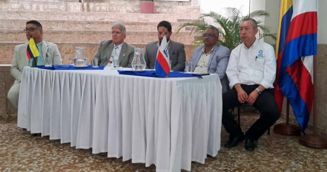 grupo-multisectorial-y-unicuces-impulsan-alianzas-para-conectar-la-academia-con-el-entorno-empresarial-03