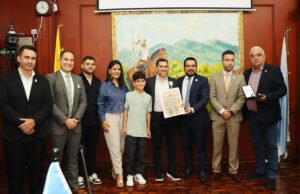 La Asamblea del Valle condecoró al periodista deportivo JJ Miranda por sus 33 años de trayectoria. la-asamblea-del-valle-condecoro-al-periodista-deportivo-JJ-miranda-por-sus-33-anos-de-trayectoria-01