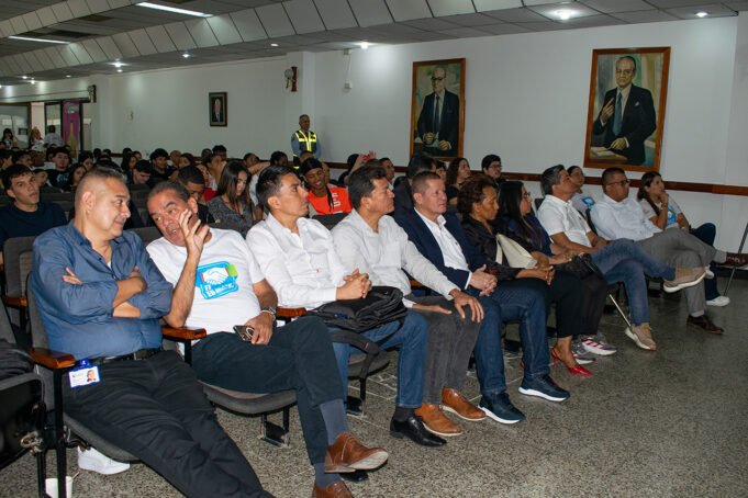 “Campaña ‘El respeto es mutuo’ llegó a la Universidad Santiago de Cali” campana-el-respeto-es-mutuo-llego-a-la-universidad-santiago-de-cali-01