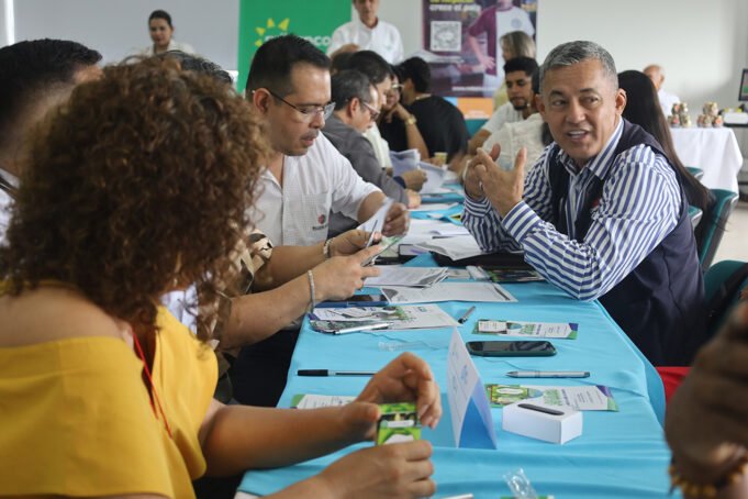 Más de 100 empresarios participaron en networking multisectorial en la Universidad Cooperativa de Colombia. mas-de-100-empresarios-participaron-en-networking-multisectorial-en-la-universidad-cooperativa-de-colombia-03