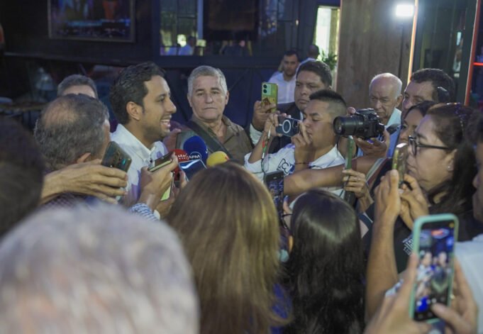 Julián López lanza en Cali su nuevo movimiento político “La Nueva U” julian-lopez-lanza-en-cali-su-nuevo-movimiento-politico-la-nueva-u-01