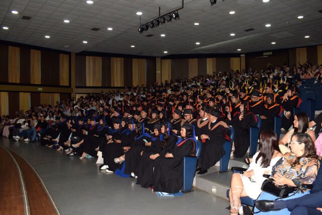 unicuces-graduo-a-131-nuevos-profesionales-y-especialistas-en-ceremonia-solemne-en-cali-04 unicuces-graduo-a-131-nuevos-profesionales-y-especialistas-en-ceremonia-solemne-en-cali-04