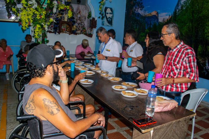 La Fundación Social Mi Gente lideró por tercer año consecutivo la campaña “Juntos por una Navidad Feliz” la-fundacion-social-mi-gente-lidero-por-tercer-ano-consecutivo-la-campana-juntos-por-una-navidad-feliz-en-ancianatos-de-cali-06