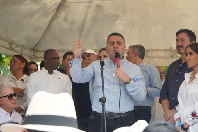 El representante que defenderá a los comerciantes en el Congreso el-representante-que-defendera-a-los-comerciantes-en-el-congreso-05