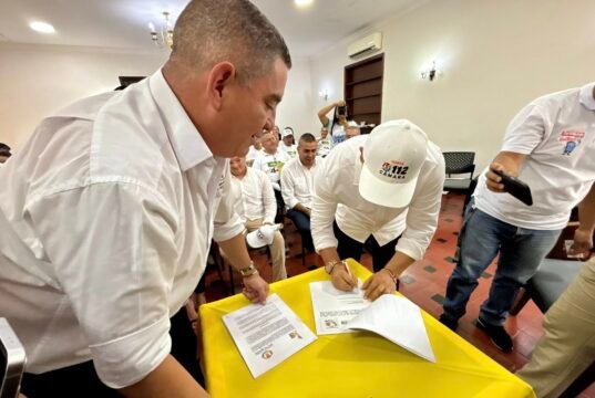 ASI oficializó la adhesión a la candidatura de Carlos Alberto Bejarano a la Cámara de Representantes asi-oficializo-la-adhesion-a-la-candidatura-de-carlos-alberto-bejarano-a-la-camara-de-representantes-05