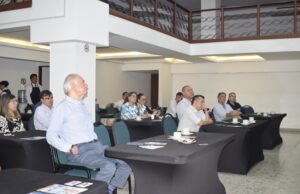 A 26 días de las elecciones, Cristian Garcés expone sus propuestas al Senado